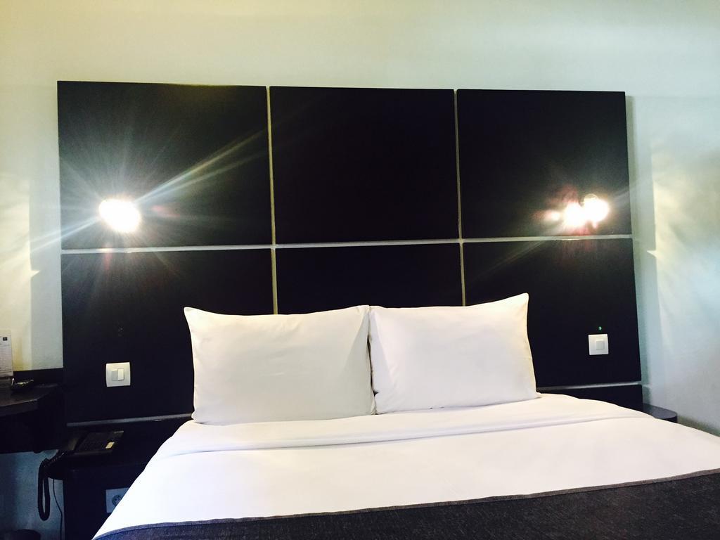 Detente Hotel Αμπιτζάν Εξωτερικό φωτογραφία